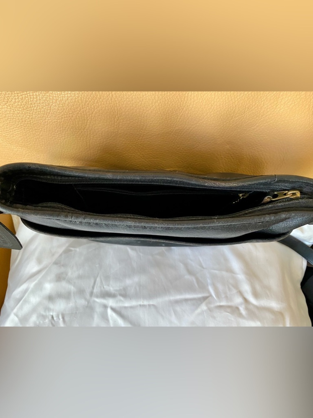 Coach Vintage “Worth” Black Leather Bag, Style 4143. Made in USA - Picture 6 of 6